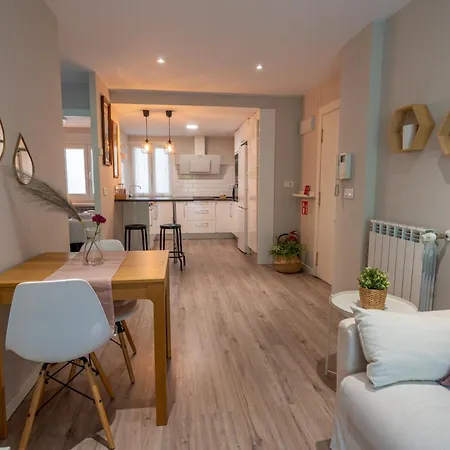 Precioso Piso En Pleno Centro De Apartamento *